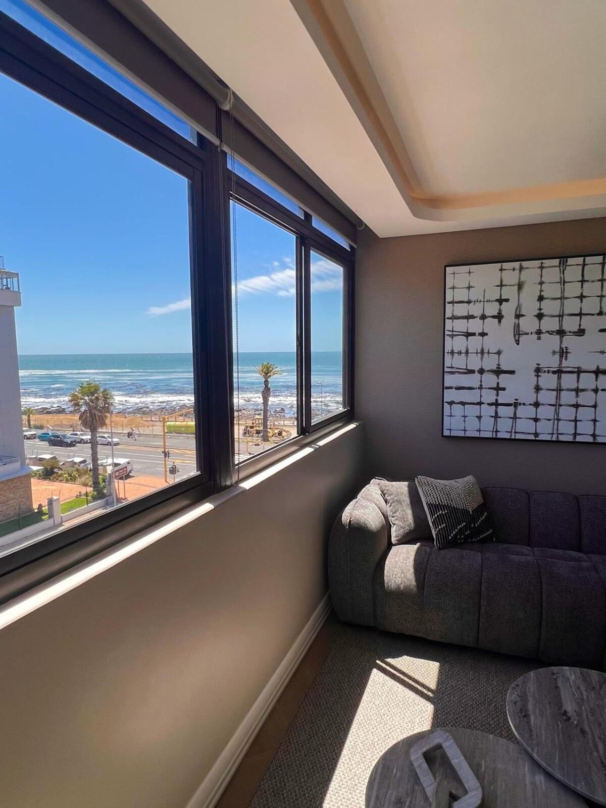 Apartment Front Row *